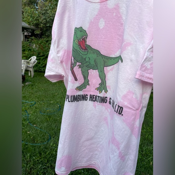 🦖 T-Rex Plumbing Heating & Gas Ltd. Acid Wash Bleach Pink  US L Tee Shirt 🦖 - Picture 4 of 10